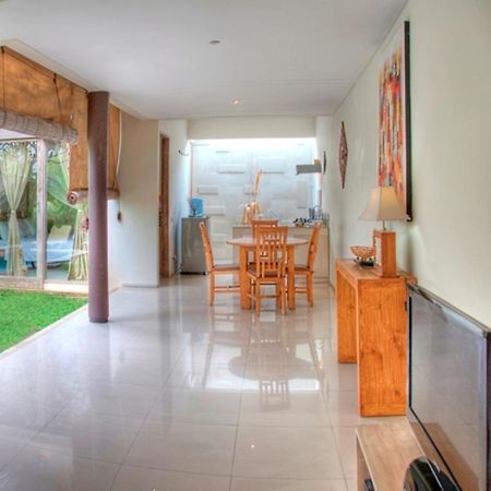 Villa Lestari Seminyak Szoba fotó